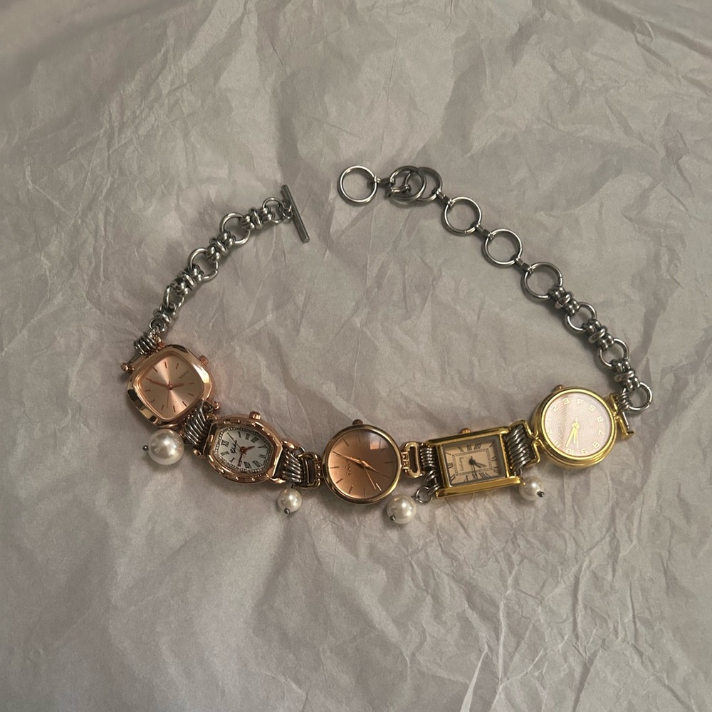 Clock necklace